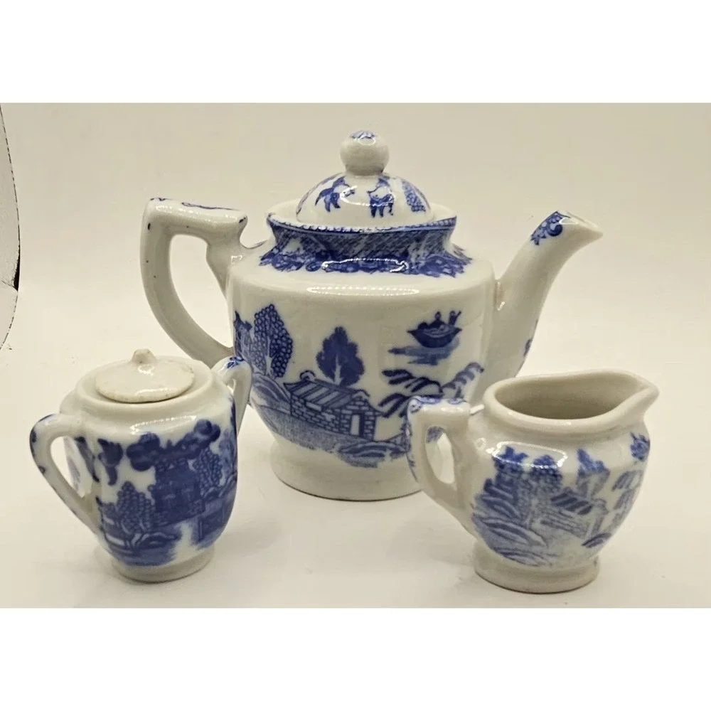 Blue Willow Tea Set 16 Peice Child's Set Japan